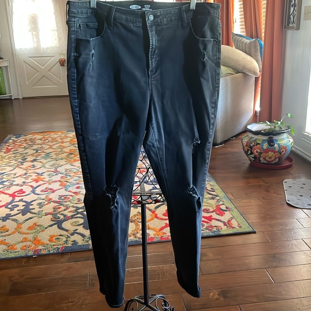 🖤🖤🖤BOGOHO 🖤🖤🖤Old Navy Black Rockstar Style Distressed Jeans